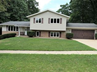 2448 Townsend Dr, Wooster, OH 44691