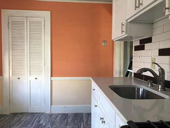 4th image of 534 Summit Ave Floor 2