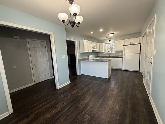 3rd image of 106 Skipping Stone Ln