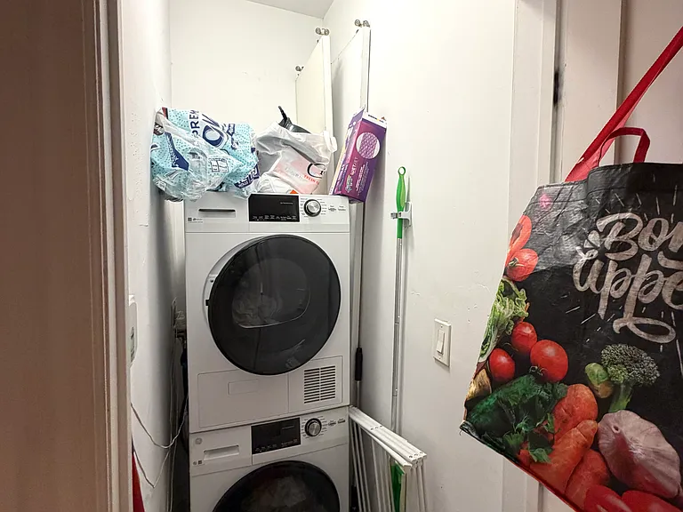 18 N Moore St #2R — Photo 7