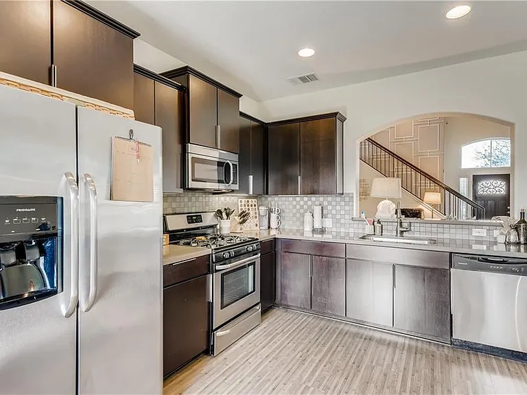 221 Purple Martin Ave — Photo 11