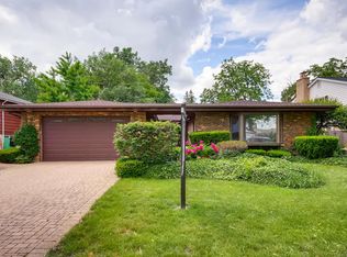 1650 Riverside Ct, Glenview, IL 60025