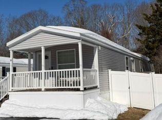 14 Hemlock Rd, Glocester, RI 02814