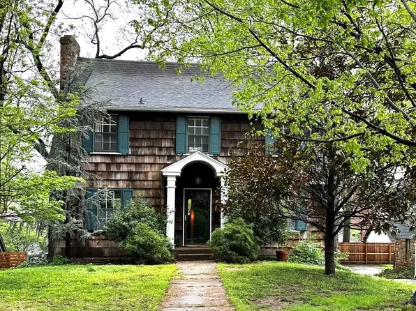 1421 W 50th Ter, Kansas City, MO 64112