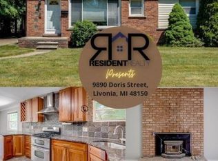 9890 Doris St, Livonia, MI 48150