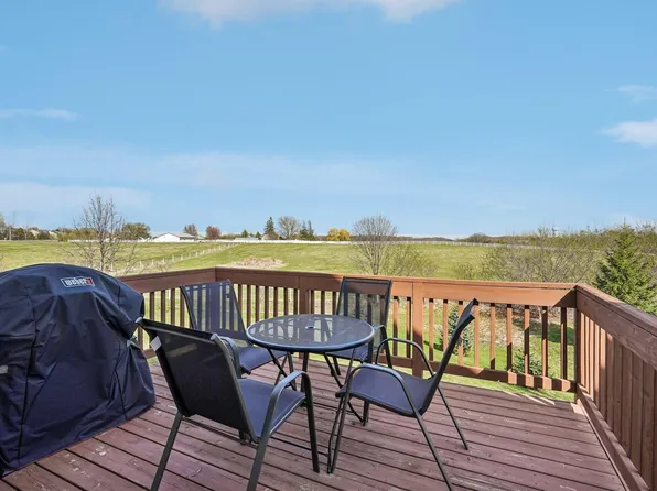 3747 Terra Vista Path, Chaska, MN 55318