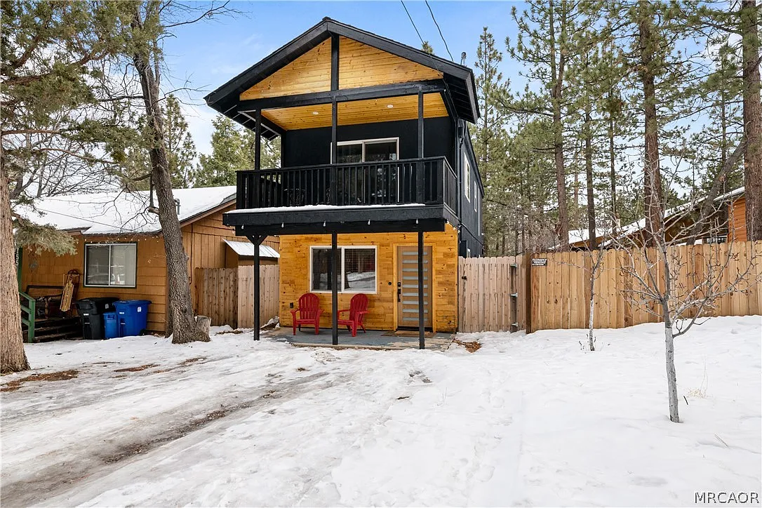 2 bed, 1.5 bath, 1200 sqft, $1,800 — Photo 3