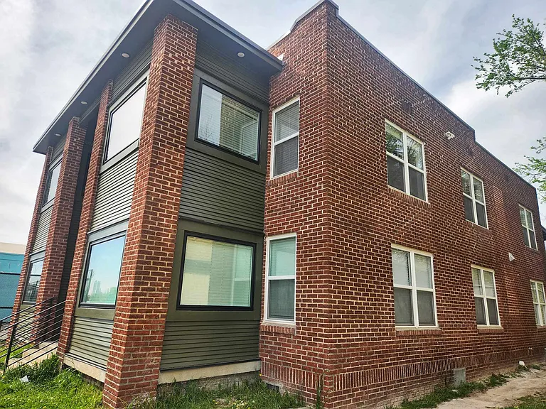 2529 E Admiral Pl #A — Photo 14