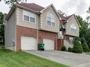 1090 Whispering Winds Ct, La Vergne, TN 37086