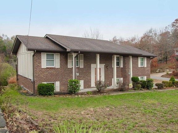 3rd image of 700 Ashley Forest Dr