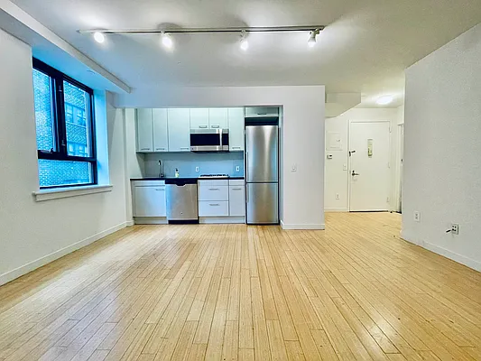 Rented by Metropolitan Property Group | media 25