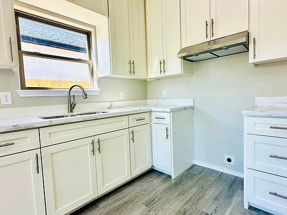 5th image of 5306 Galicia Ln