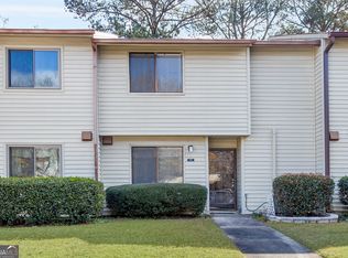 1000 Country Ct, Lawrenceville, GA