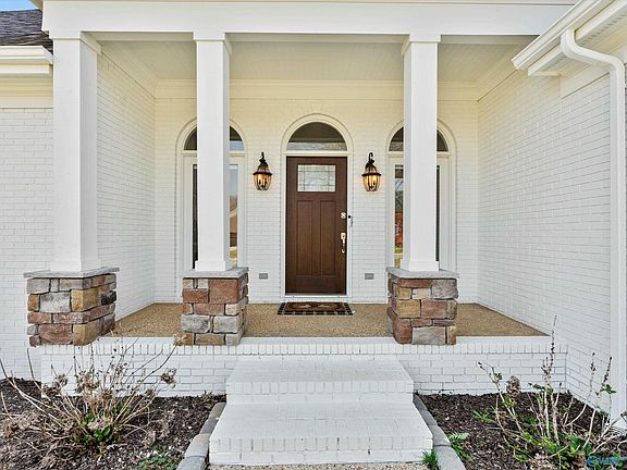 2nd image of 202 N Briarwood Rd