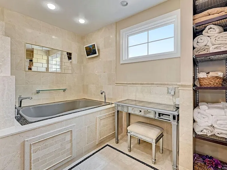 1424 Longfellow St NW — Photo 21