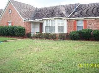 6703 Ross Manor Dr, Memphis, TN 38141