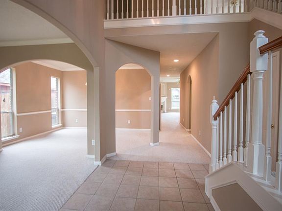 4th image of 3207 Eaglewood Dr