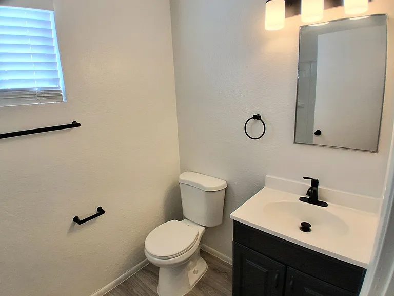 1715 E. Pepper Circle — Photo 7