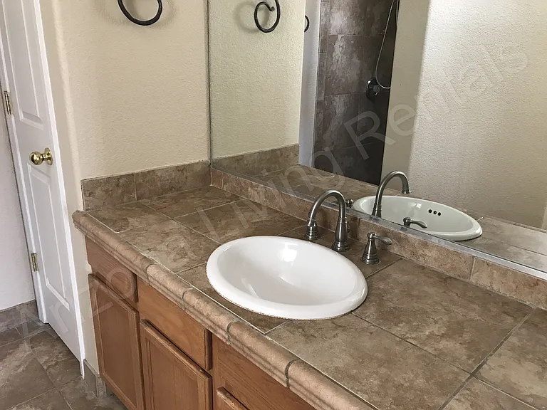 1710 Avalon Ave — Photo 11