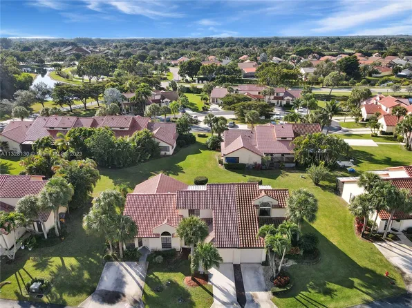 10320 Windswept Pl, Boca Raton, FL 33498