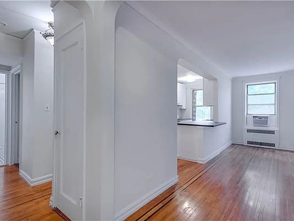 4th image of 160 E 3rd St APT 1G