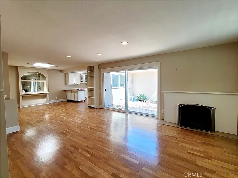 5155 Thorn Tree Ln — Photo 2