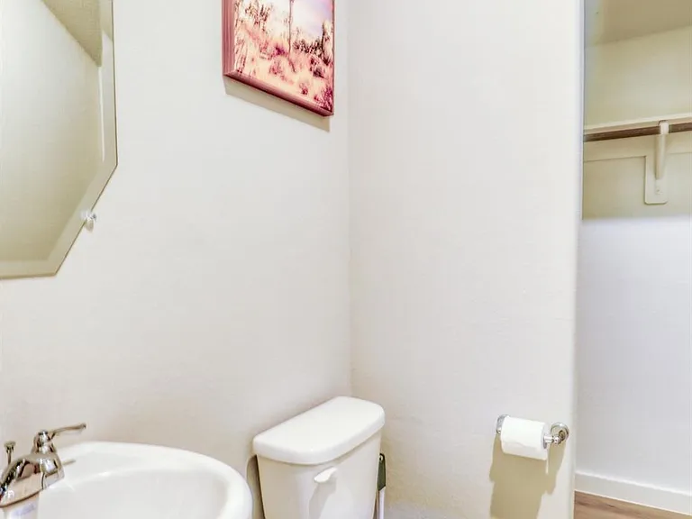 3110 Moontide Ln — Photo 32