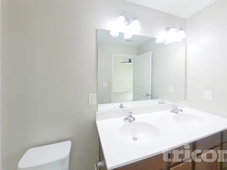 656 McCormick Ln — Photo 8