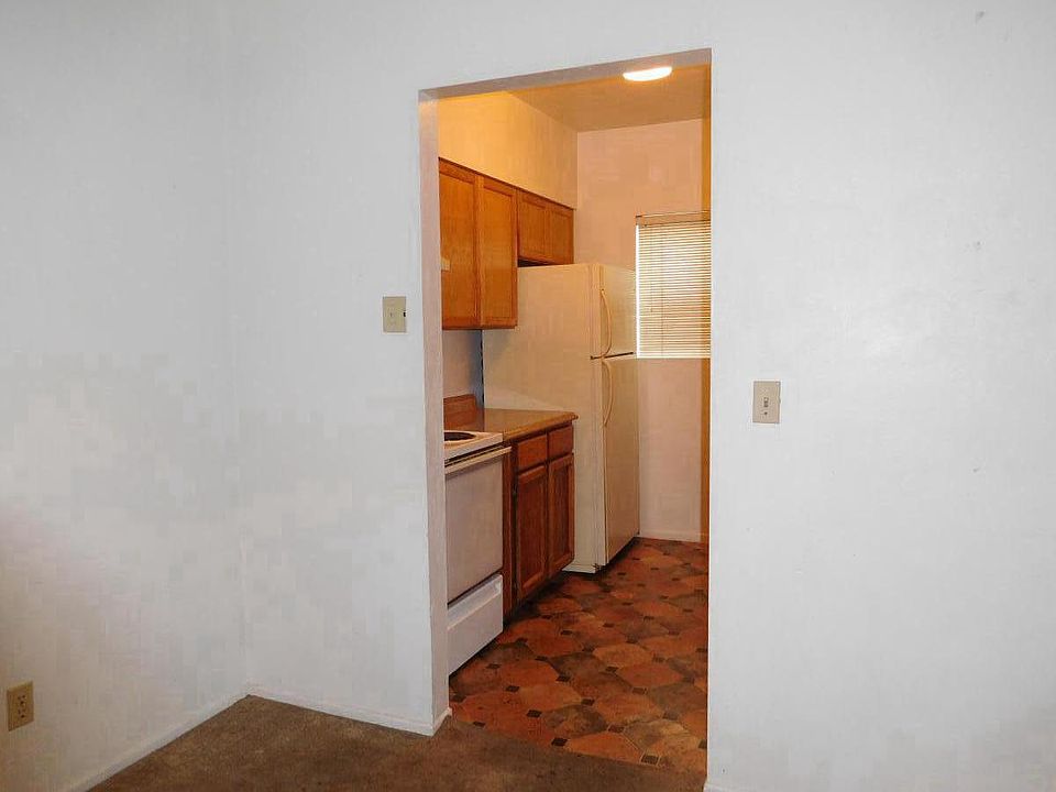 2nd image of 2510 N Park Ave