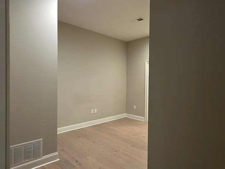 1411-17 Walnut St #201 — Photo 11