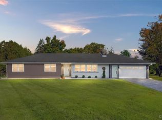 8895 Tibbitts Rd, New Hartford, NY 13413