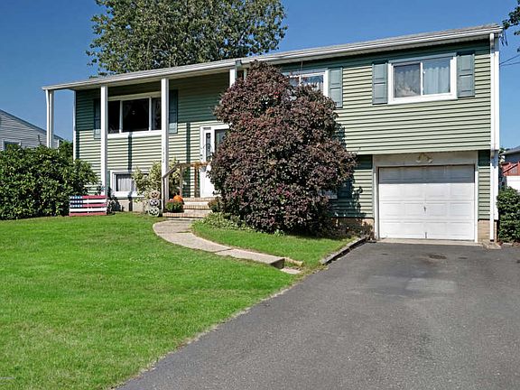 5th image of 1612 Deer Hollow Dr
