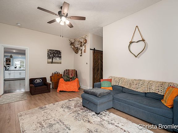 5th image of 517 Front St