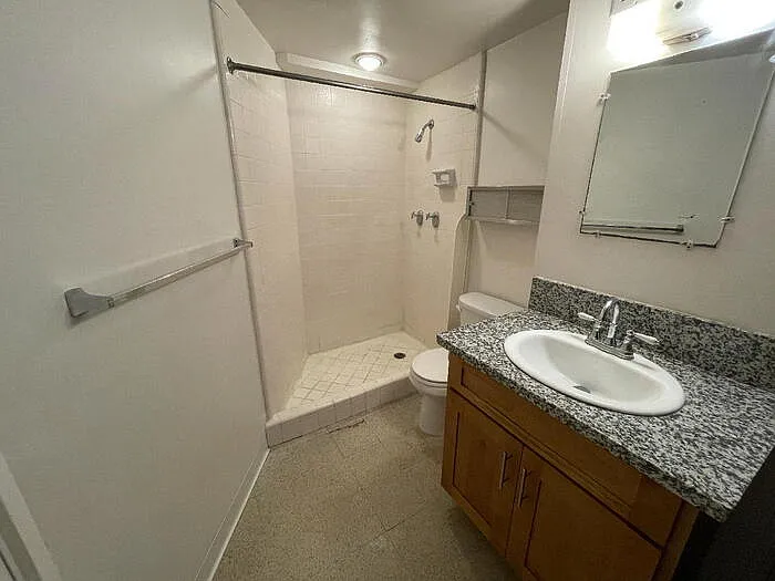 750 Amana St #111 — Photo 4