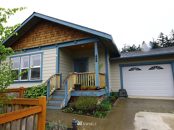 2nd image of 456 Browne Street E