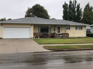 1313 E Hillcourt, Williston, ND 58801