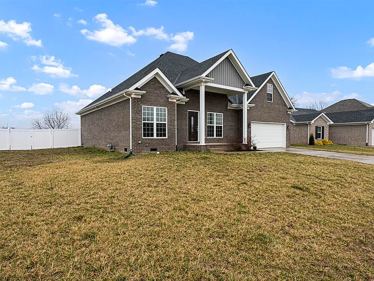 691 Denver Ln — Photo 3