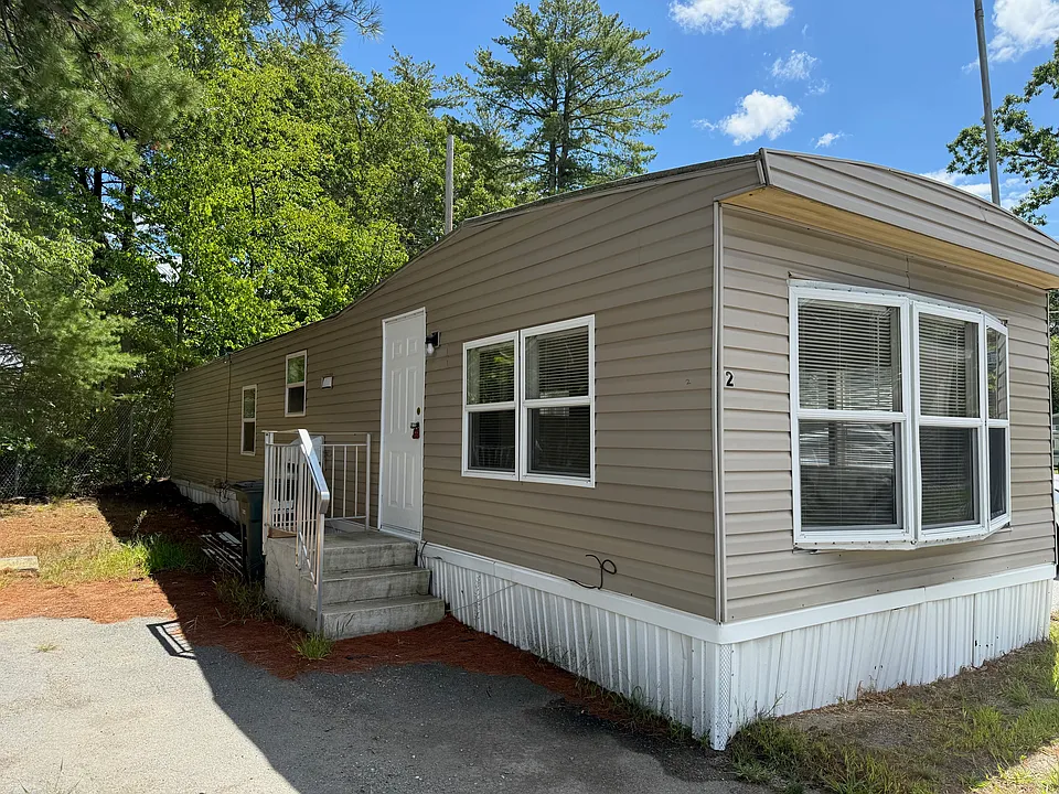 87 Front St #2