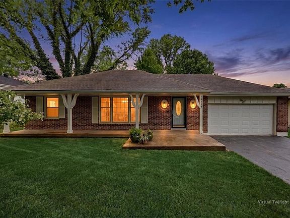 3rd image of 18719 Gateway Dr