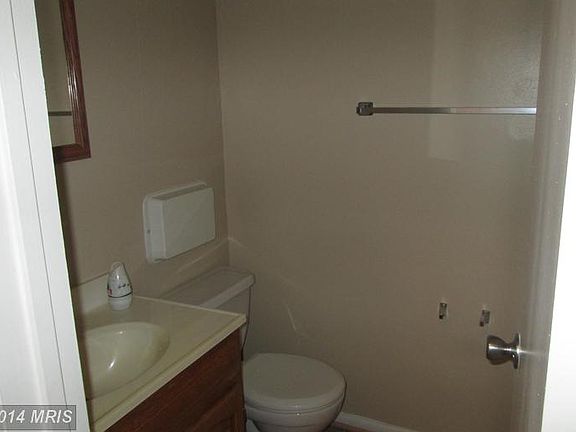 4th image of 755 Sugarland Run Dr
