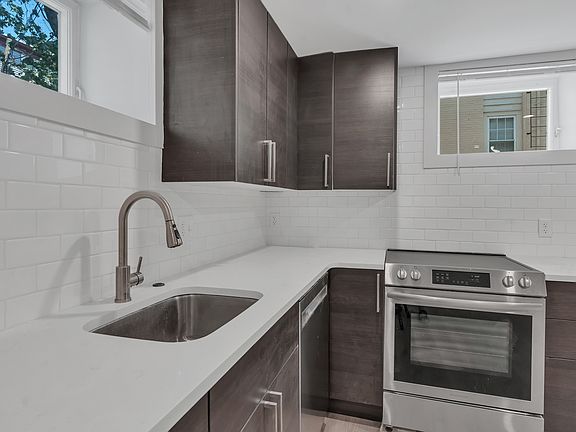 3rd image of 182 Waterman St Unit B1