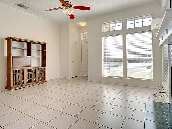 4th image of 1932 Ashley Dr