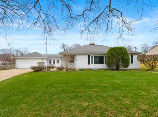 1605 Meadowbrook Ln, Portage, MI 49024