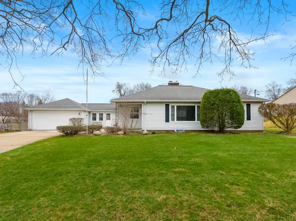 1605 Meadowbrook Ln, Portage, MI 49024