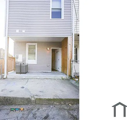 1826 E Federal St — Photo 14