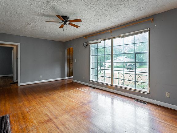 5th image of 5208 Mayfair Ave
