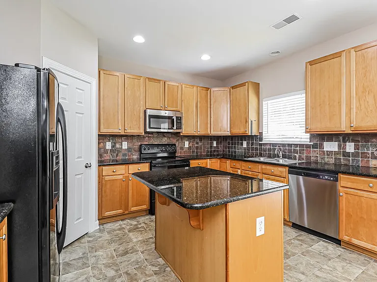 2865 Island Point Dr NW — Photo 9