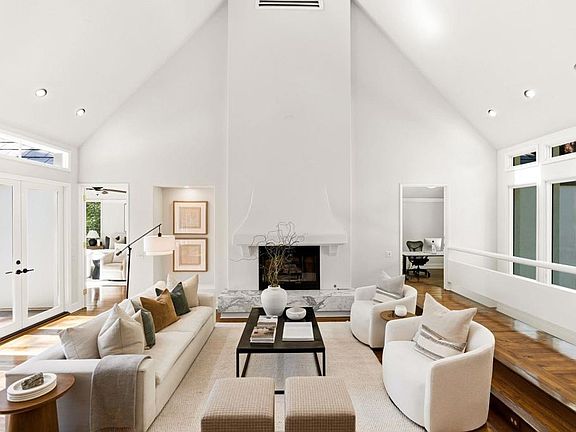 5th image of 1765 Ivy Rd