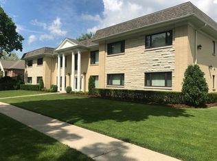 1 N Hamlin Ave, Park Ridge, IL 60068