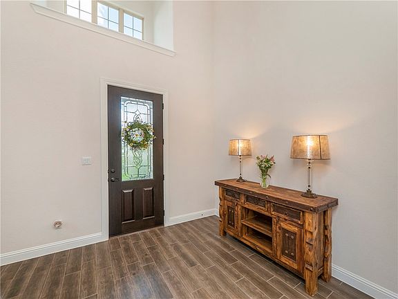 3rd image of 17900 Vistancia Dr